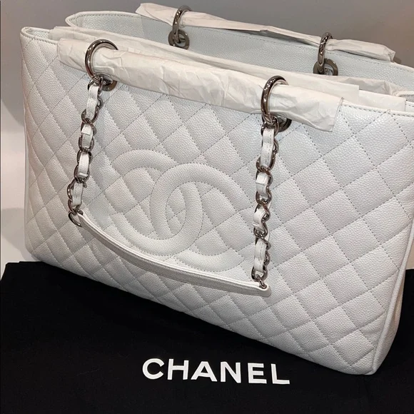 ❤️NWT CHANEL GRAND SHOPPING BAG IN CAVIAR WHITE LEATHER WITH SILVER HARDWARE - Picture 16 of 17